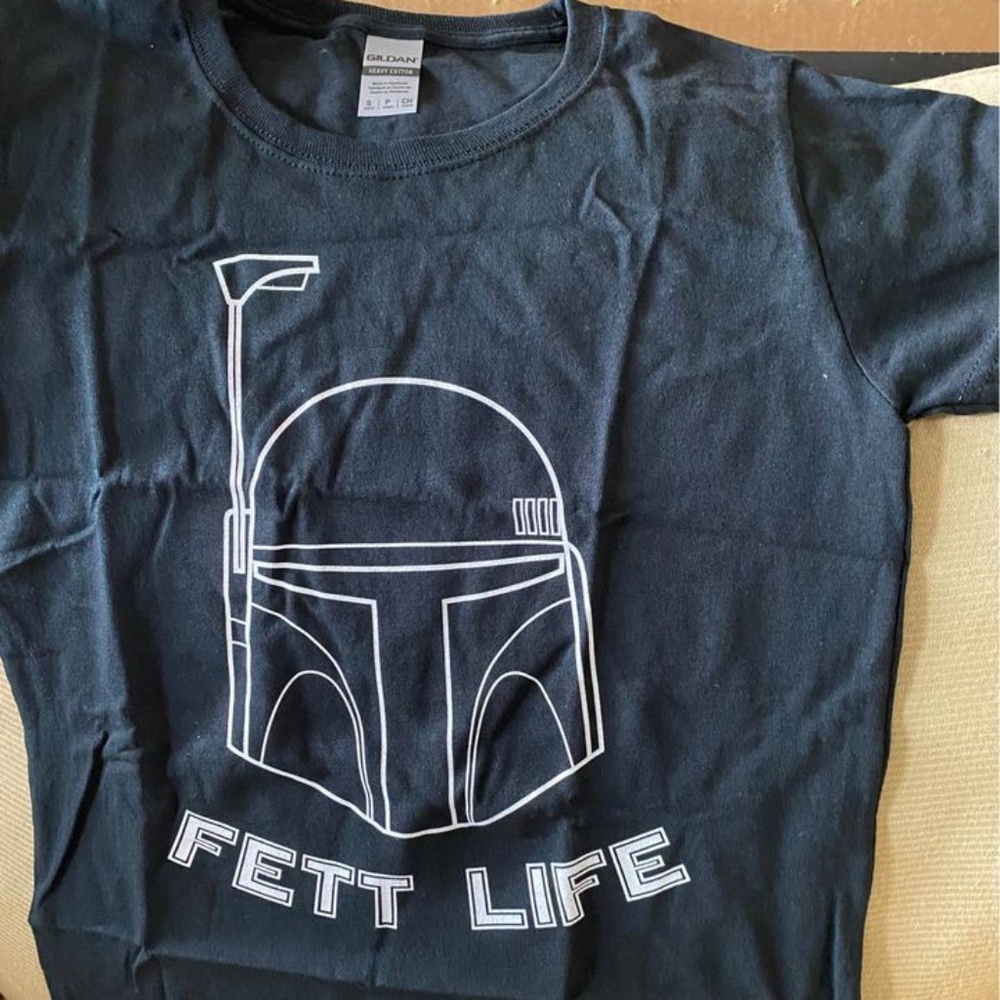 Star Wars FETT LIFE small girly fit tshirt NEW.